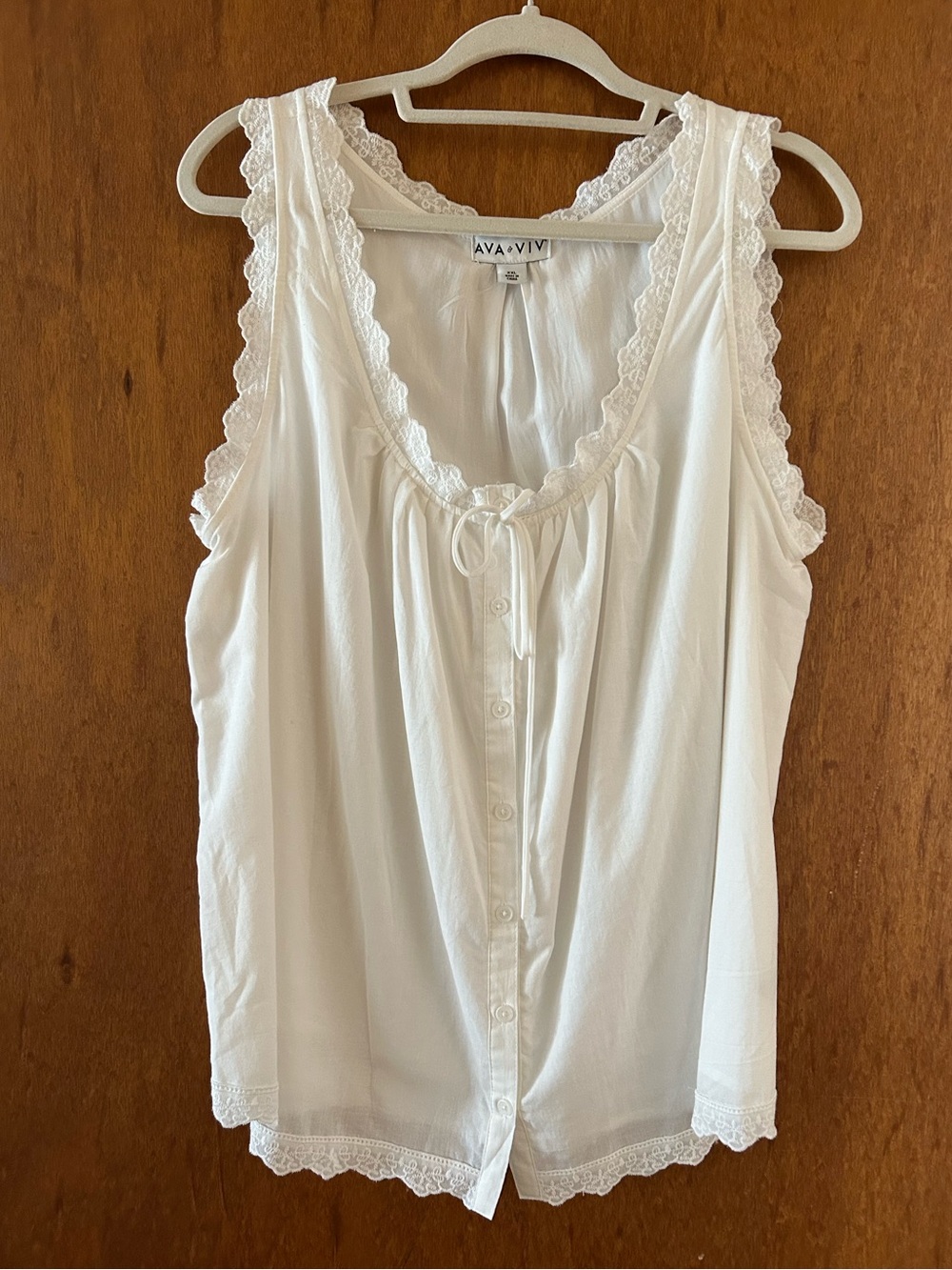 New Ava & Viv white lace ruffle top